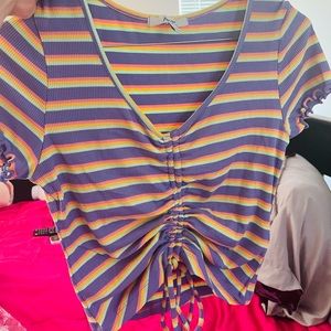 Women’s  crop  top size large